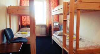 Гостиница Хостел «Береста» Великий Новгород Кровать в общем 6-местном номере для мужчин и женщин-3